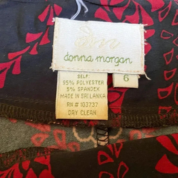 Donna Morgan | Floral Long-Sleeved Dress (6) - Picture 4 of 4